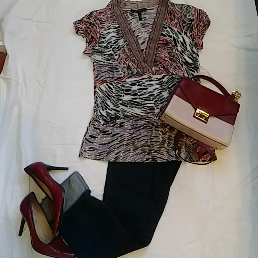 BCBGMAXAZRIA TOP NWOT